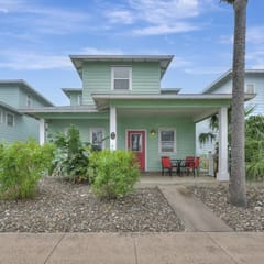 Casa Verde Village Walk
